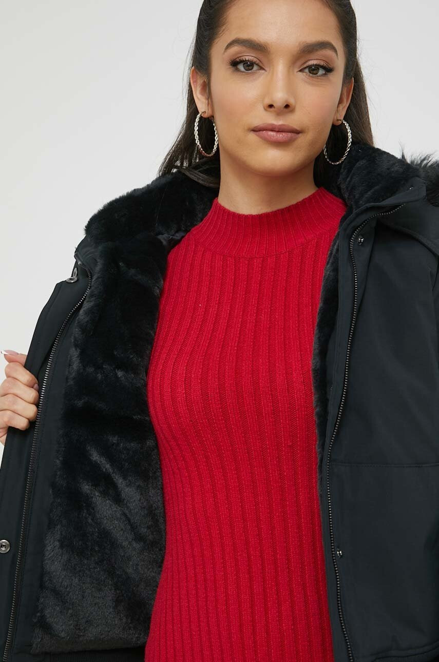 Hollister Co. Яке в черно със зимна изолация - Pepit.bg