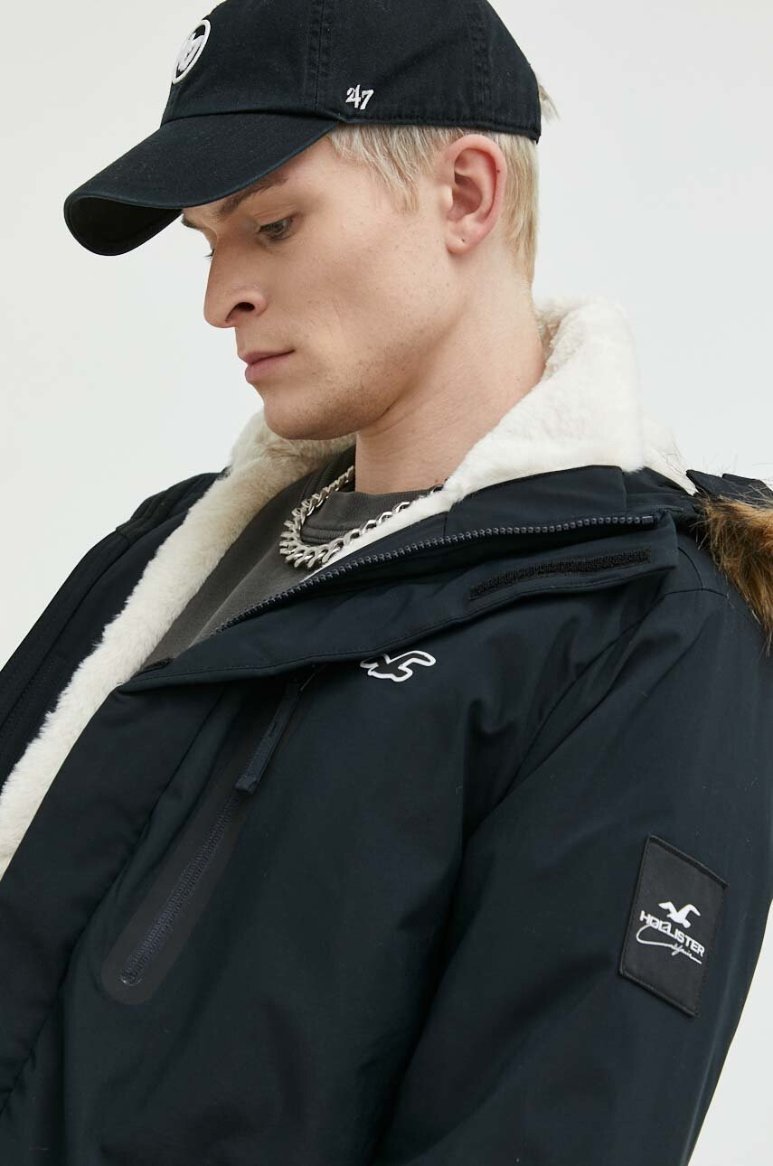 Hollister Co. Яке в черно с преходна изолация - Pepit.bg