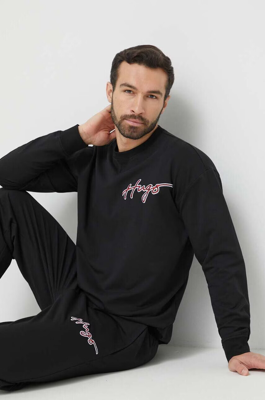 Hugo Домашен суичър в черно с апликация - Pepit.bg