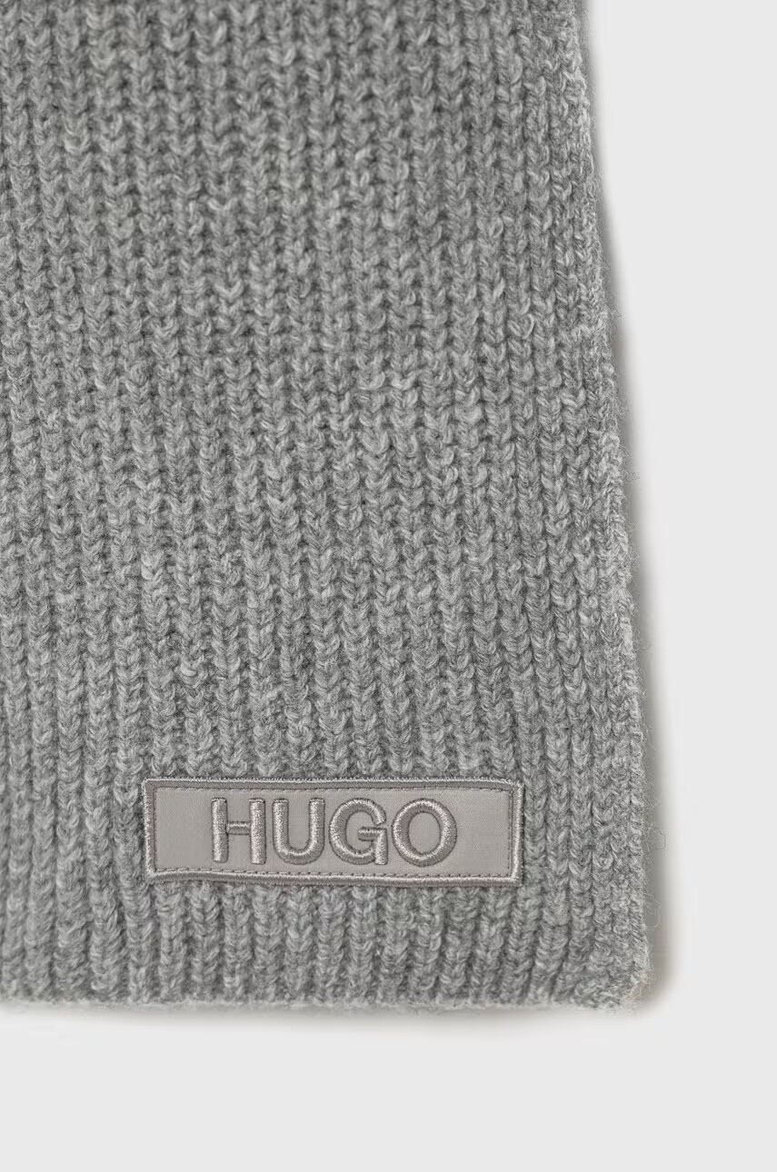 Hugo Шал с вълна в сиво с изчистен дизайн - Pepit.bg