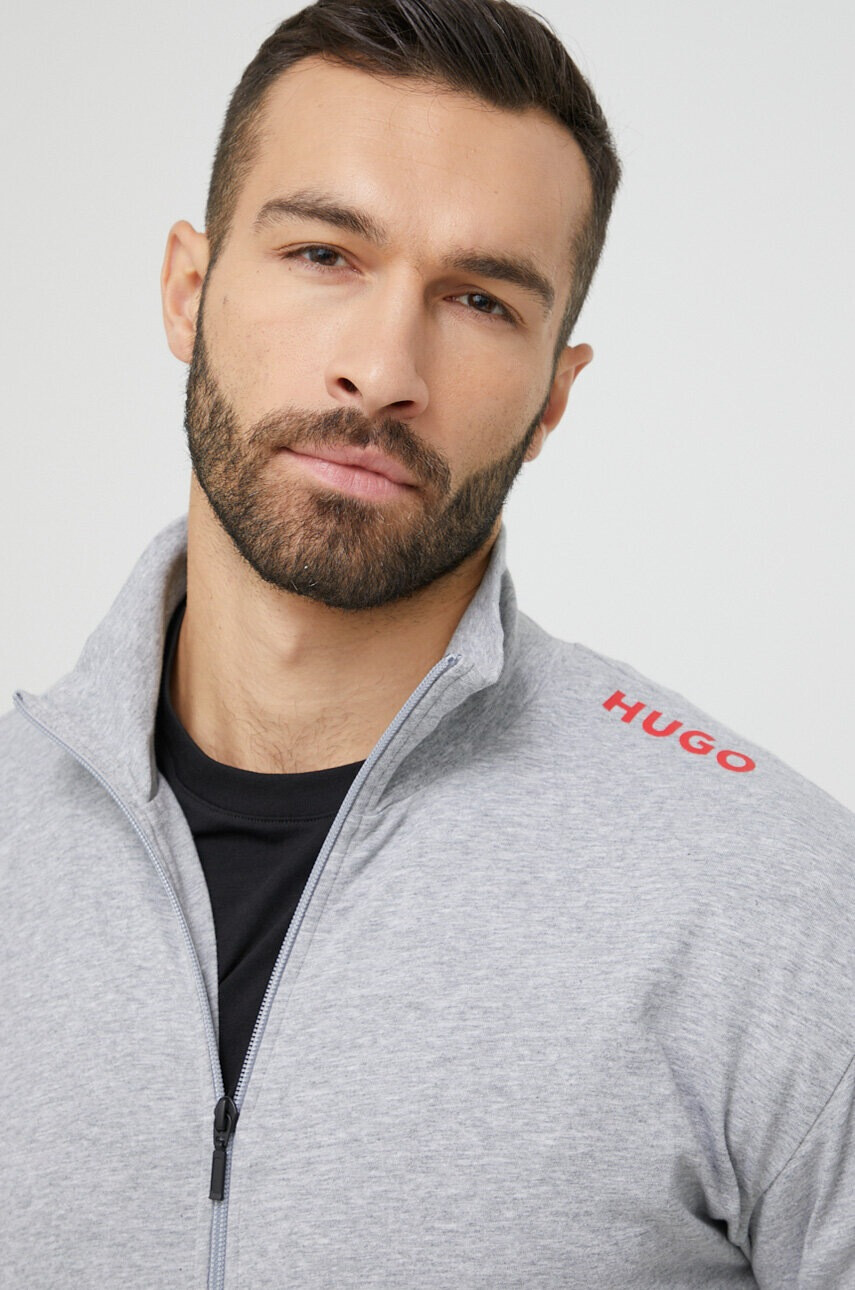 Hugo Суичър в черно с изчистен дизайн - Pepit.bg