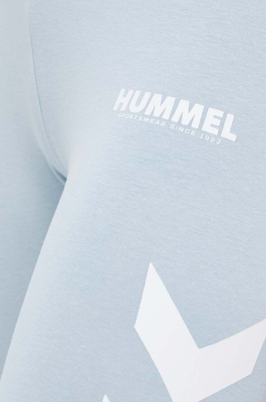 Hummel Къс панталон в синьо с принт със стандартна талия - Pepit.bg