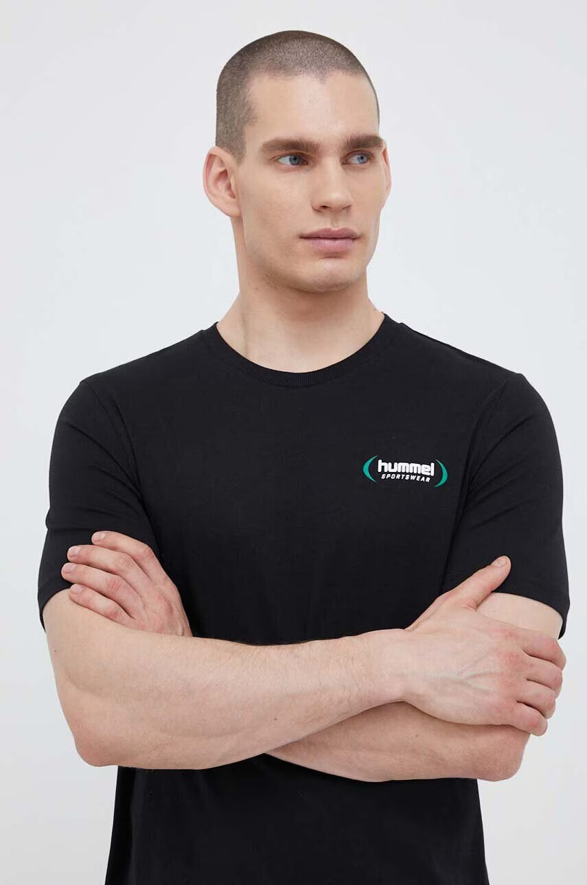 Hummel Памучна тениска в черно с изчистен дизайн - Pepit.bg
