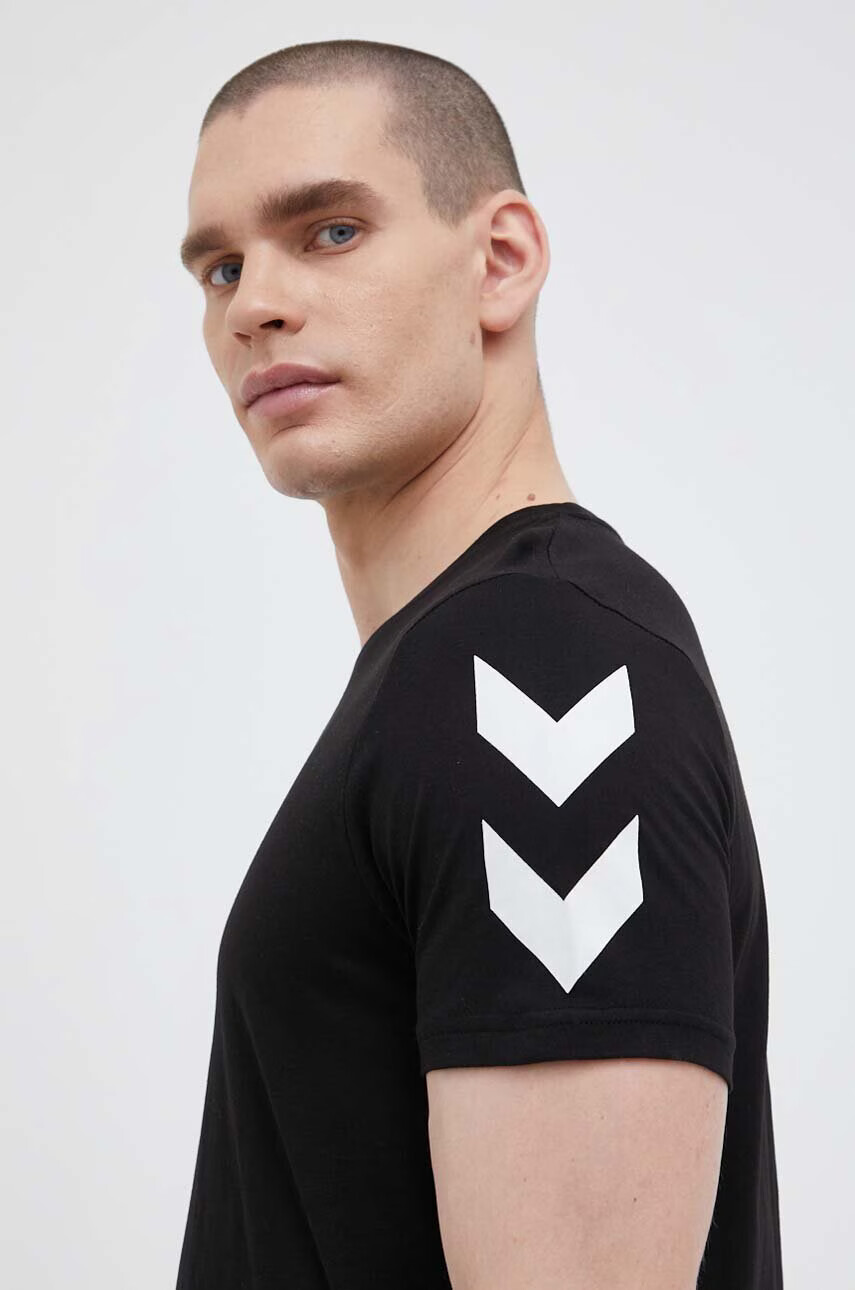 Hummel Памучна тениска в черно с принт - Pepit.bg
