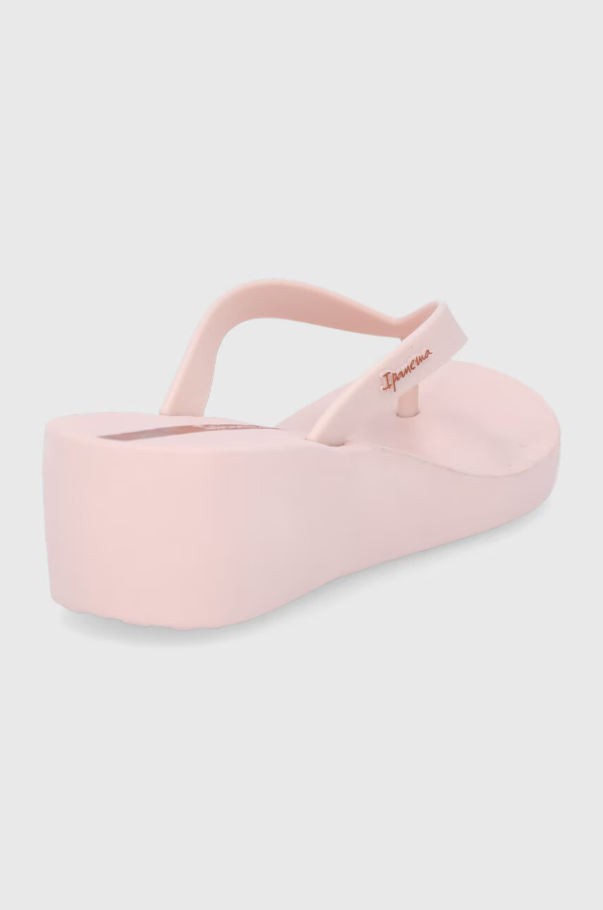 Ipanema Джапанки дамски в розово със скосена платформа - Pepit.bg