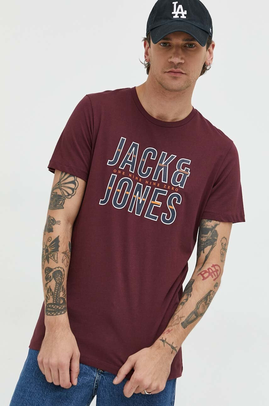 Jack & Jones Памучна Тениска в бордо с принт - Pepit.bg