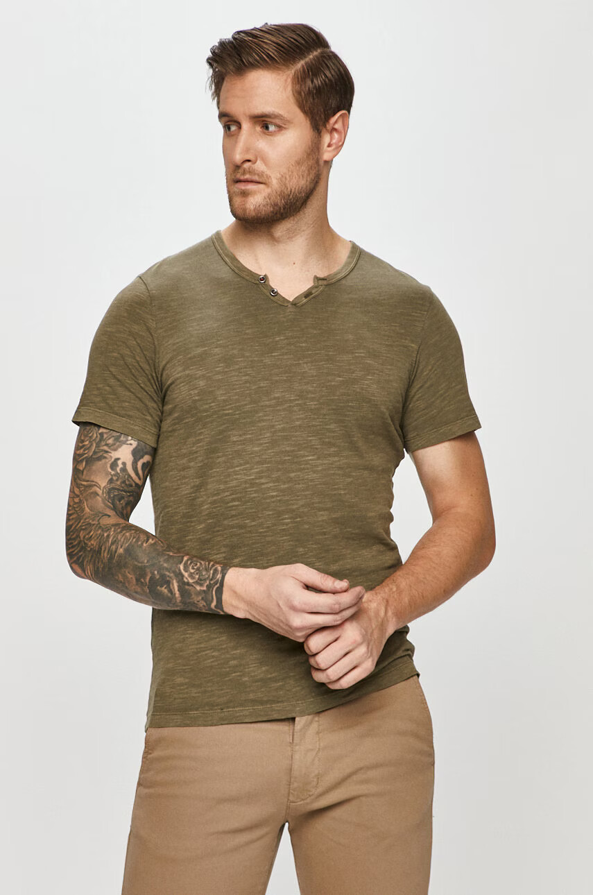 Jack & Jones Тениска в зелено с изчистен дизайн - Pepit.bg