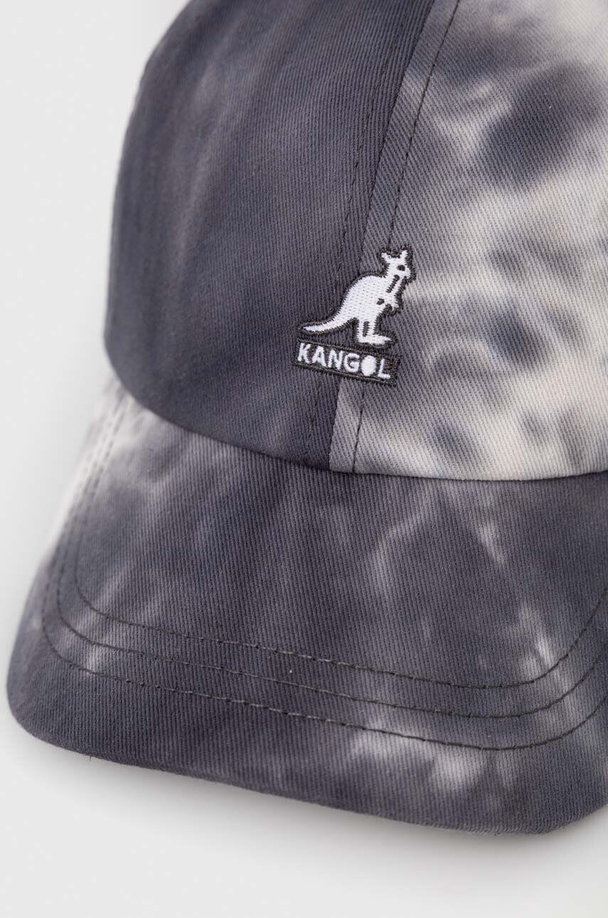 Kangol Памучна шапка с козирка в сиво с десен - Pepit.bg