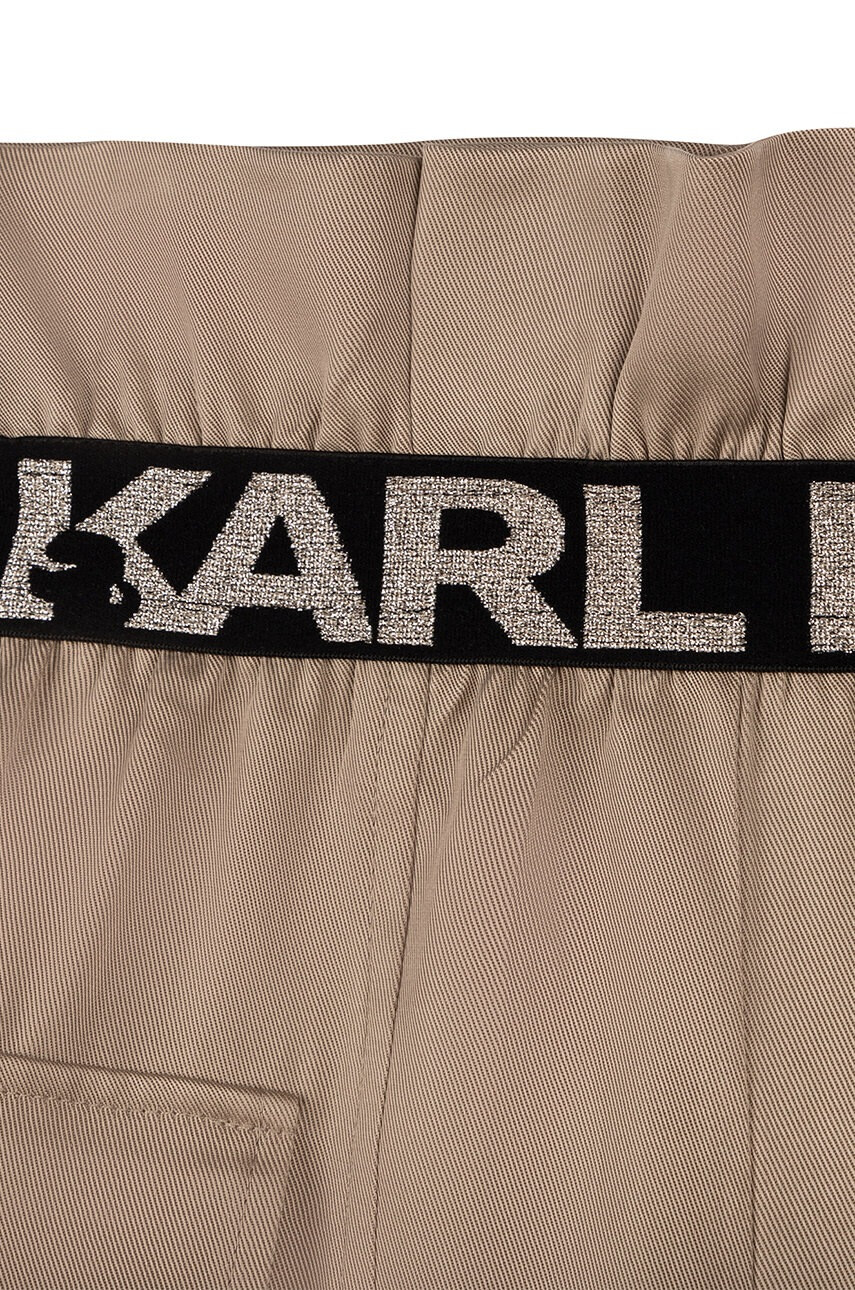 Karl Lagerfeld Детски къси панталони в бежово с десен - Pepit.bg