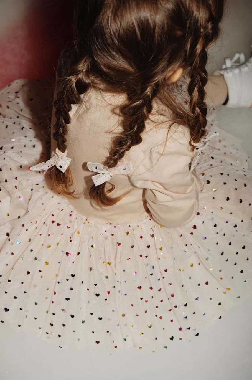 Konges Sløjd Детска рокля в бежово къс модел разкроен модел - Pepit.bg