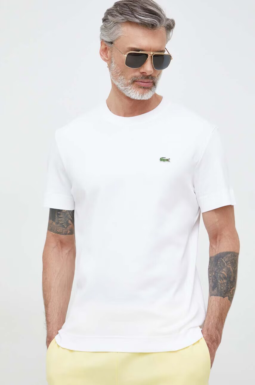Lacoste Памучна тениска в бяло с изчистен дизайн - Pepit.bg