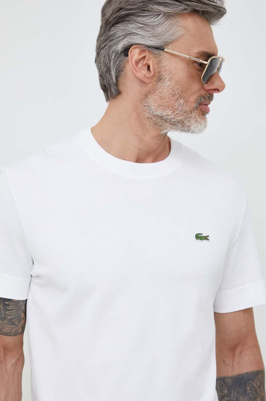 Lacoste Памучна тениска в бяло с изчистен дизайн - Pepit.bg