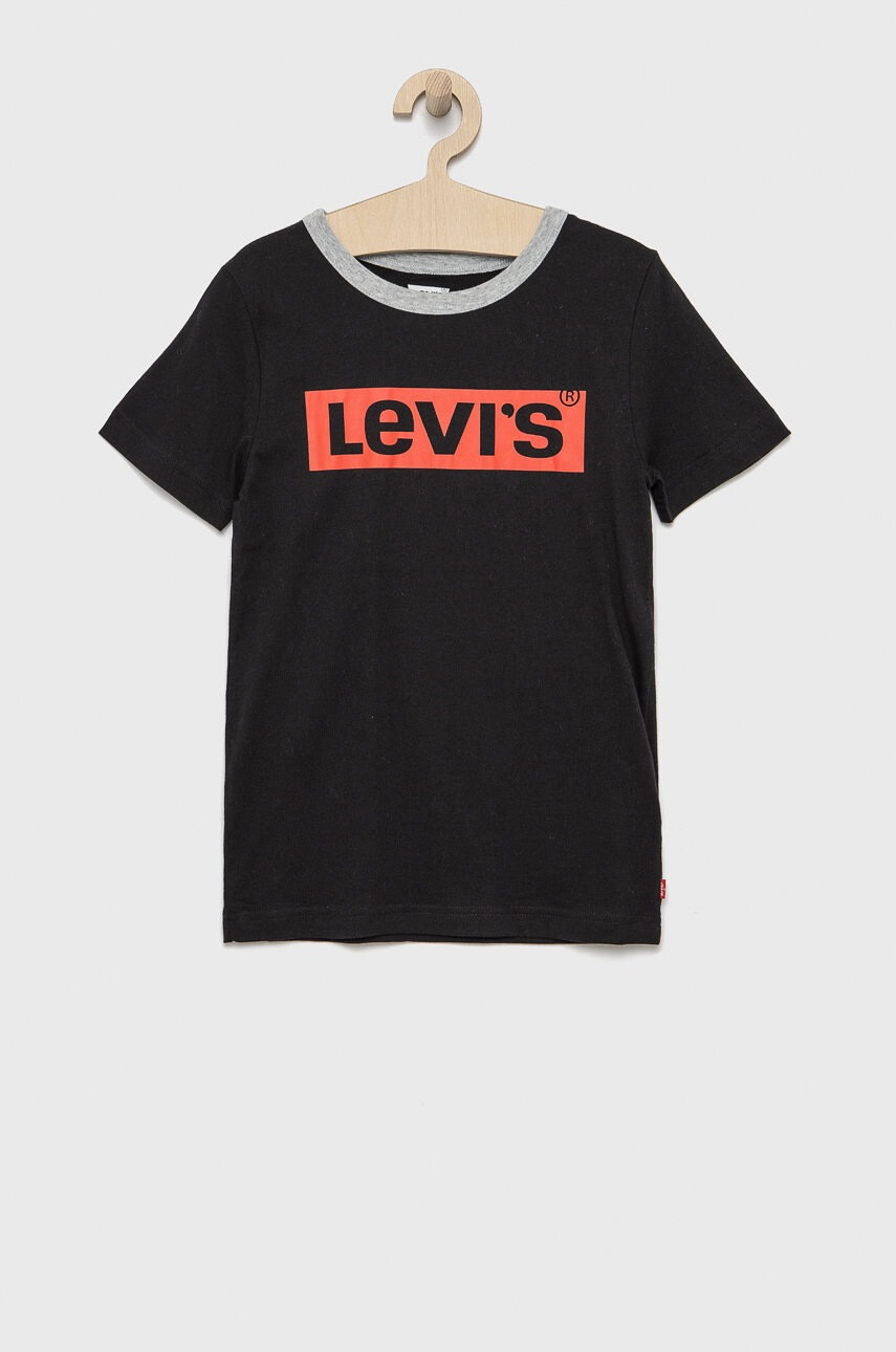 Levi's Детска памучна тениска в черно с принт - Pepit.bg