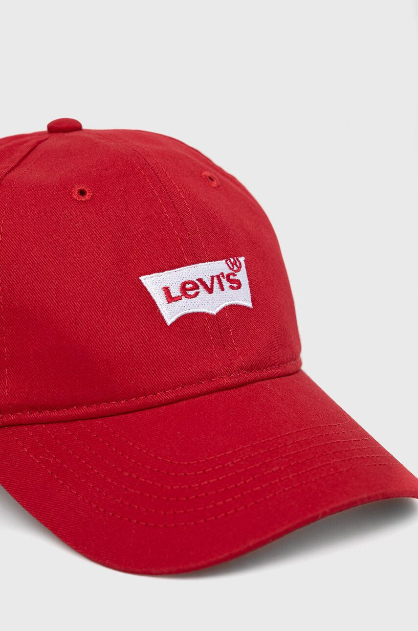 Levi's Детска шапка в червено с апликация - Pepit.bg