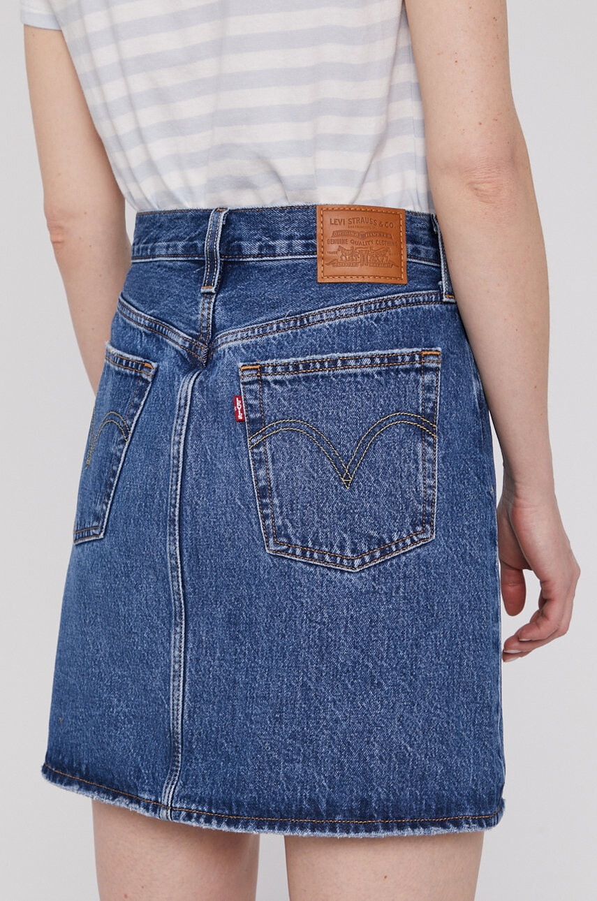 Levi's Дънкова пола къс модел със стандартна кройка - Pepit.bg