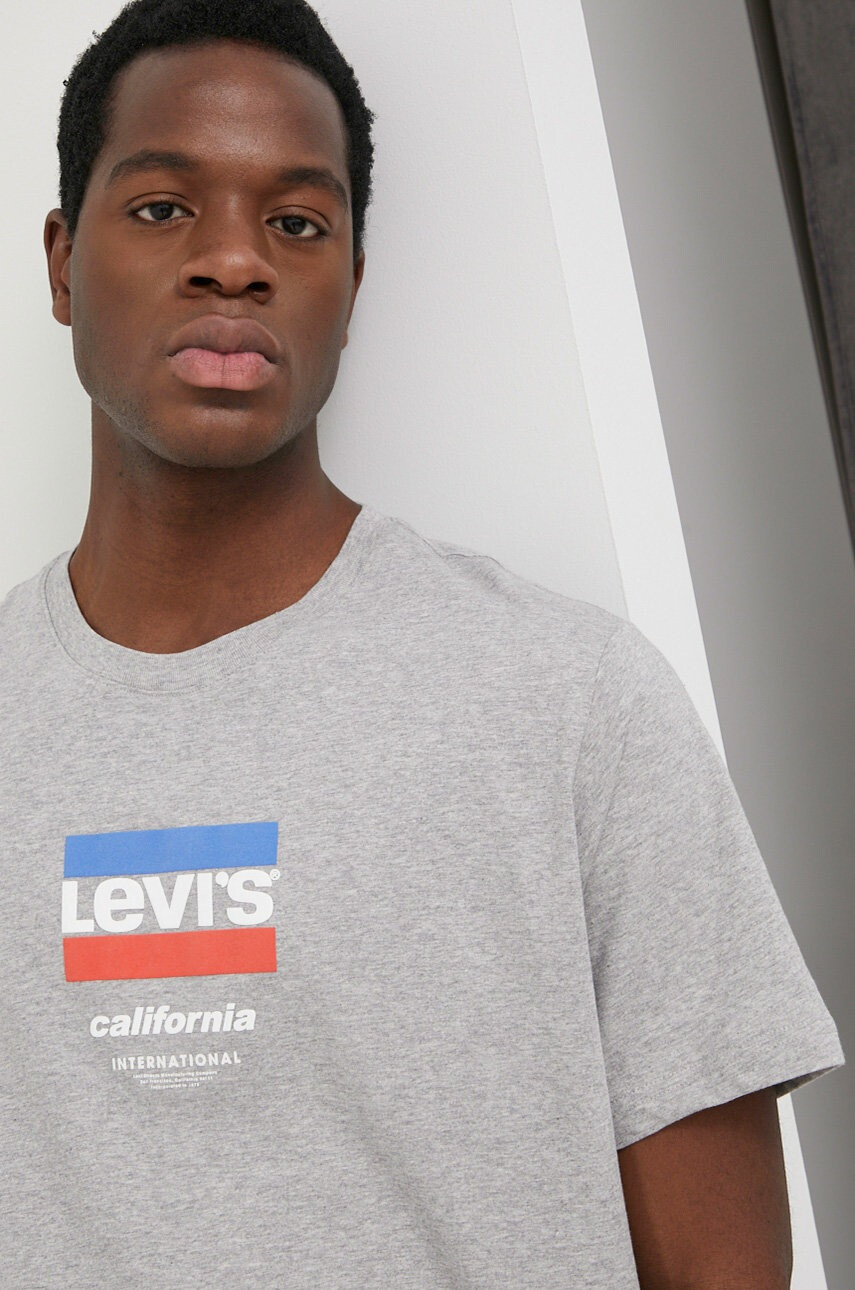 Levi's Памучна тениска в сиво с принт - Pepit.bg