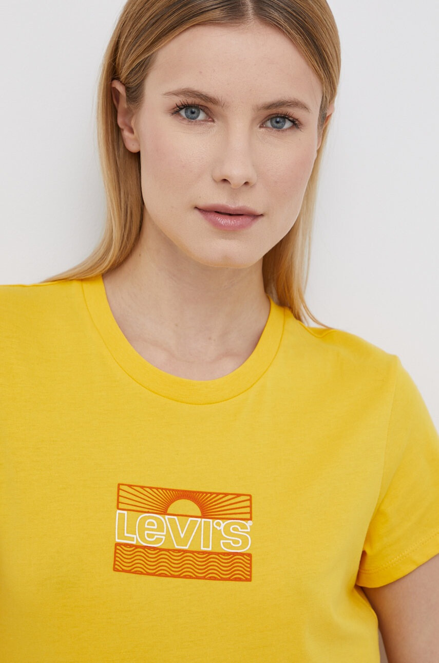 Levi's Памучна тениска в жълто - Pepit.bg