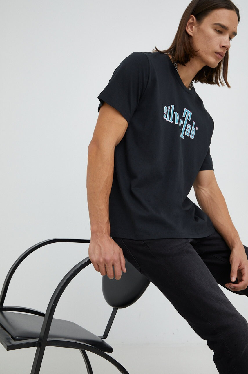 Levi's Памучна тениска в черно с принт - Pepit.bg