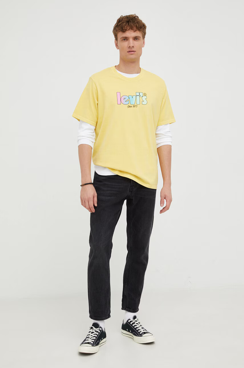 Levi's Памучна тениска в жълто с принт - Pepit.bg