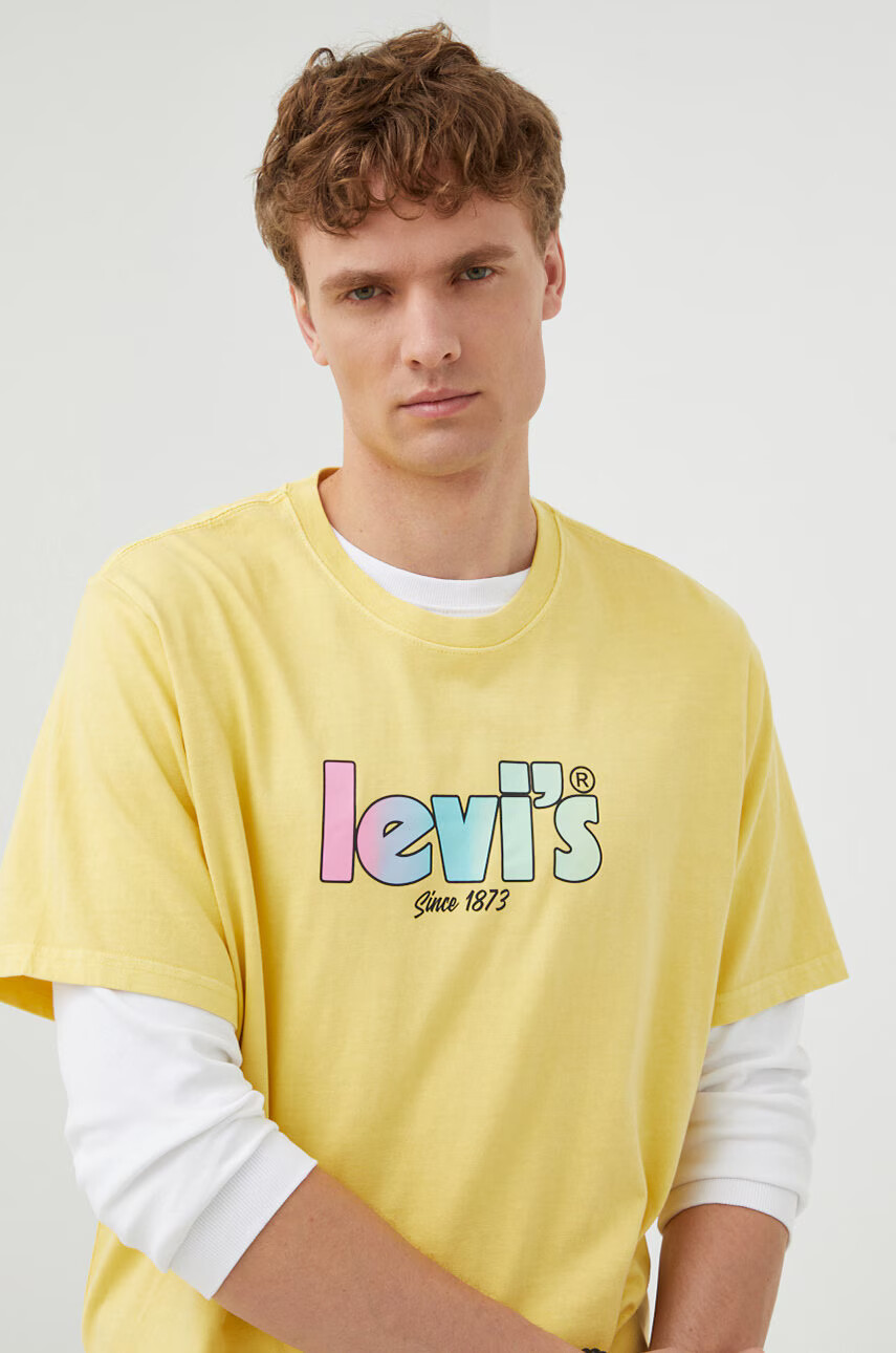 Levi's Памучна тениска в жълто с принт - Pepit.bg