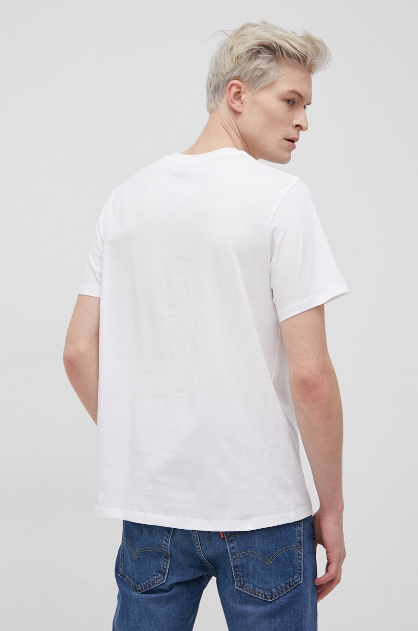 Levi's Памучна тениска в бяло с изчистен дизайн - Pepit.bg