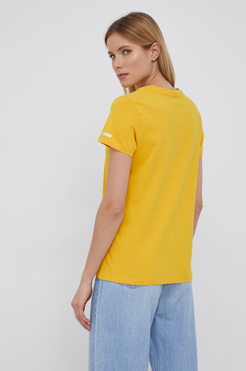 Levi's Памучна тениска в жълто - Pepit.bg