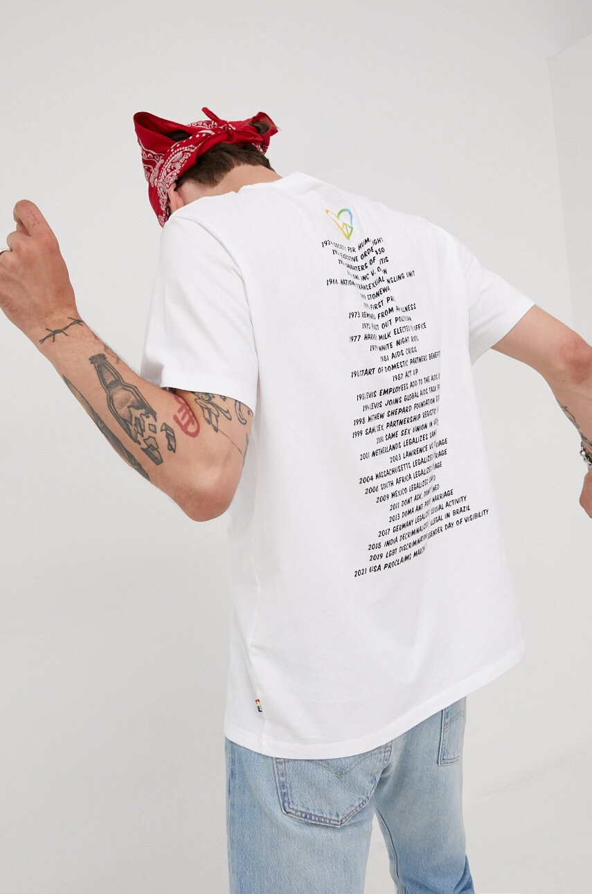 Levi's Памучна тениска Pride - Pepit.bg