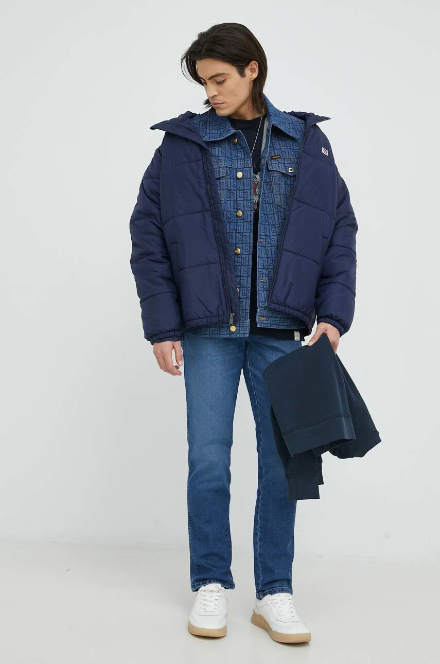 Levi's Яке в тъмносиньо със зимна изолация - Pepit.bg