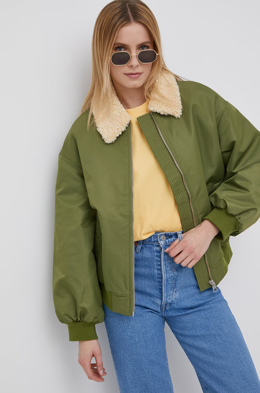 Levi's Яке в зелено с преходна изолация - Pepit.bg
