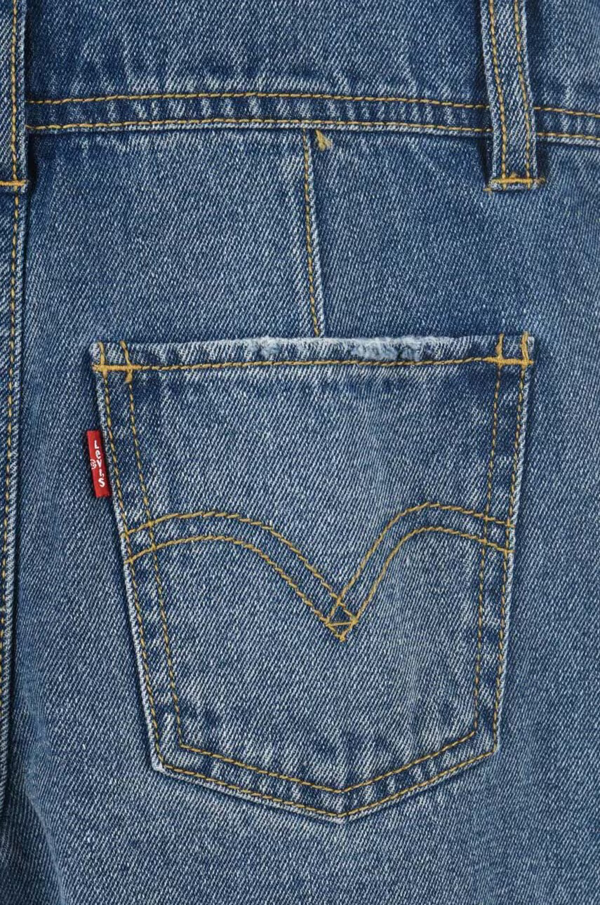 Levi's Детски дънков къс панталон в синьо с изчистен дизайн - Pepit.bg
