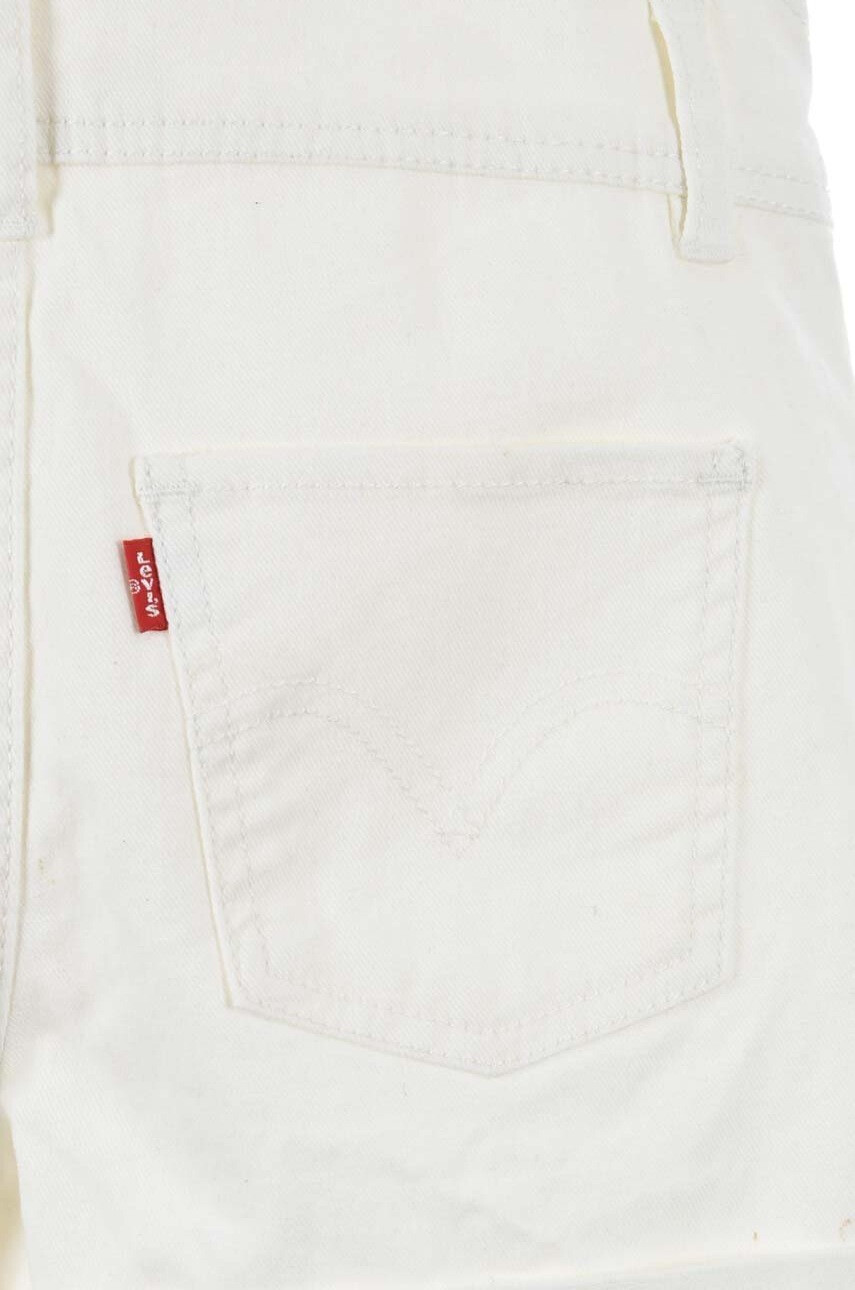 Levi's Детски дънков къс панталон в бяло с изчистен дизайн - Pepit.bg