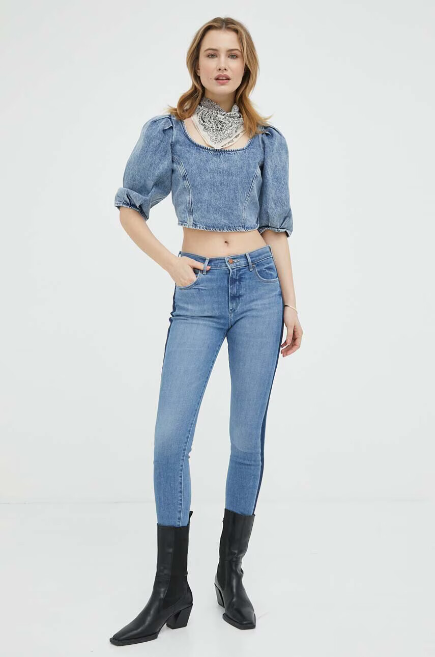 Levi's Дънкова блуза дамска в синьо с изчистен дизайн - Pepit.bg