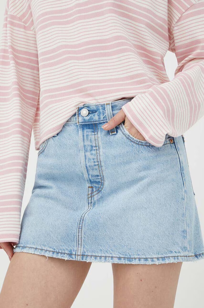 Levi's Дънкова пола в синьо къс модел със стандартна кройка - Pepit.bg