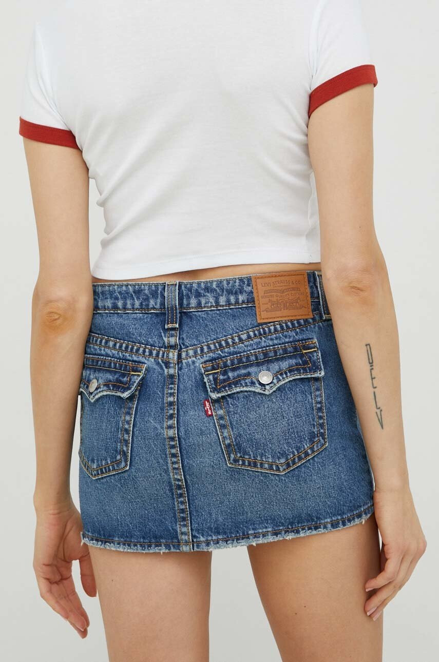 Levi's Дънкова пола в синьо къс модел със стандартна кройка - Pepit.bg