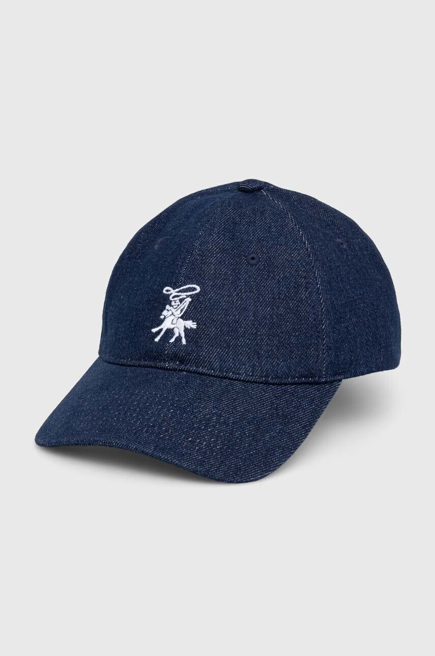 Levi's Памучна шапка с козирка в синьо с апликация - Pepit.bg