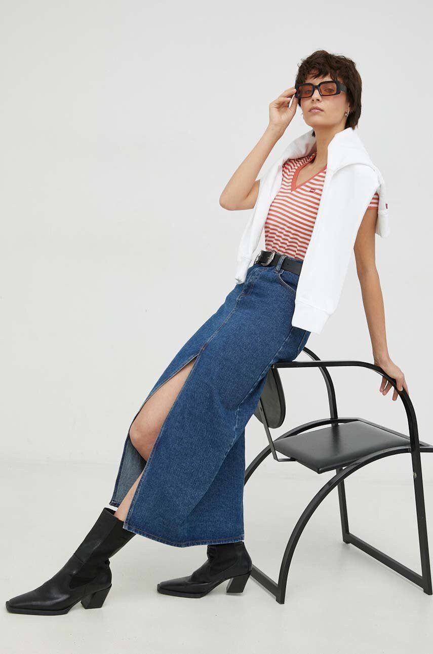 Levi's Памучна тениска в оранжево - Pepit.bg