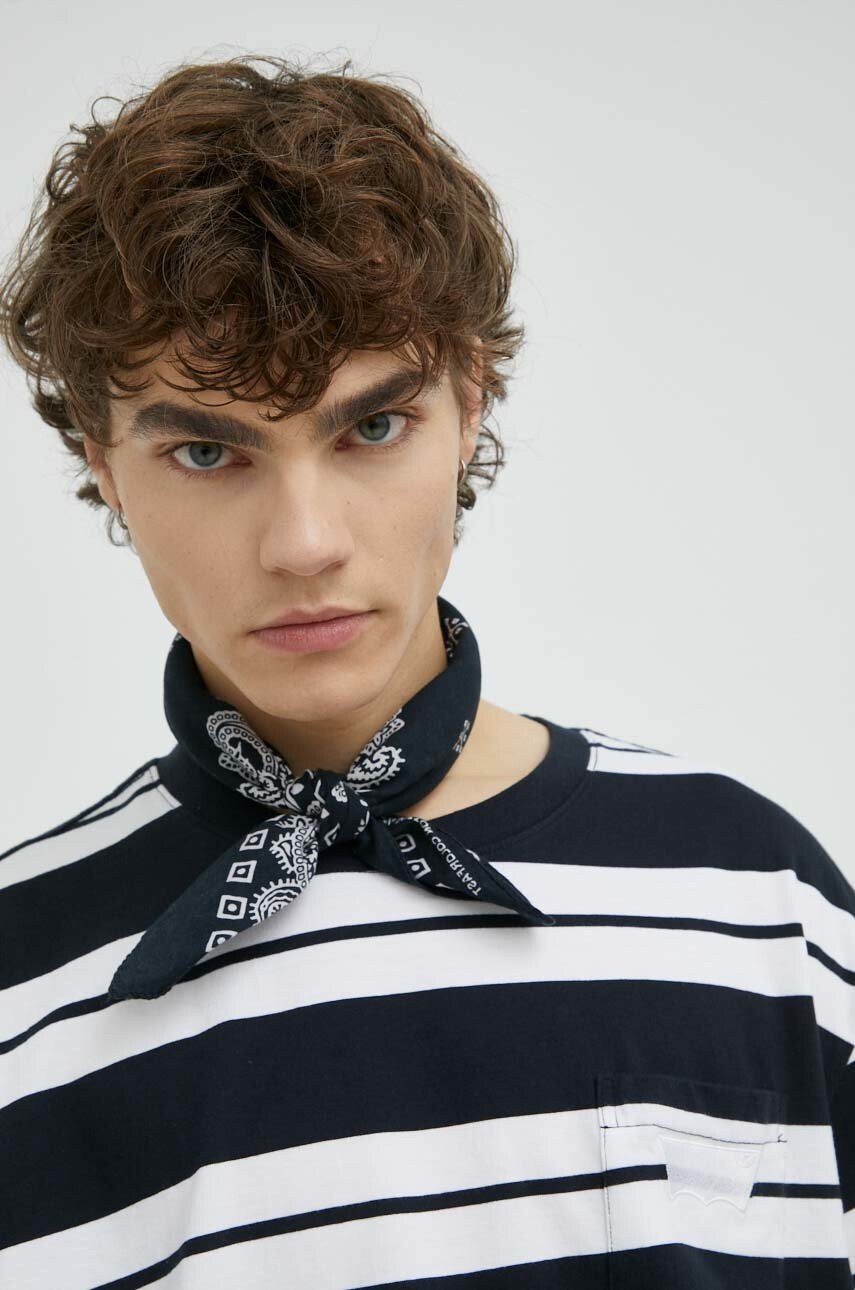 Levi's Памучна Тениска в черно с десен - Pepit.bg