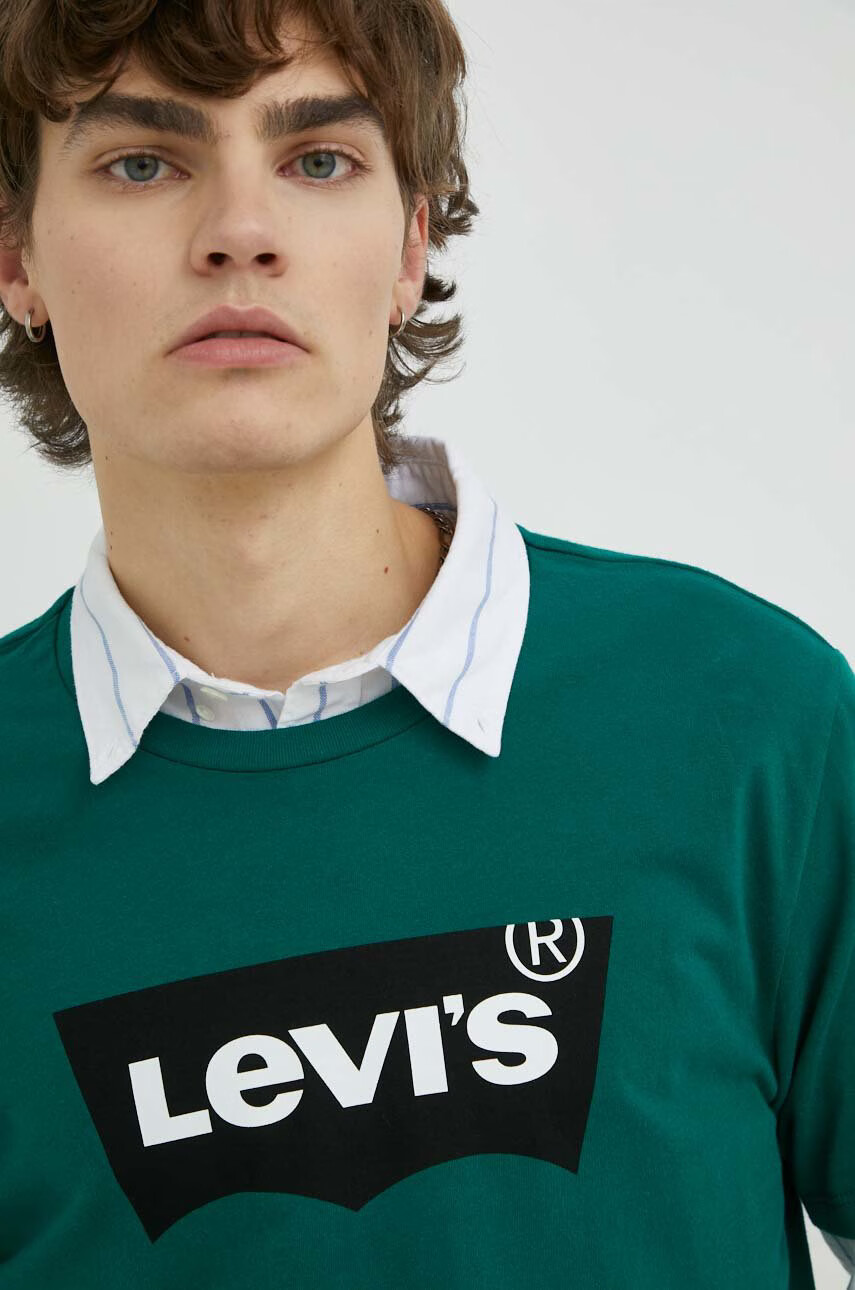 Levi's Памучна тениска в зелено с принт - Pepit.bg