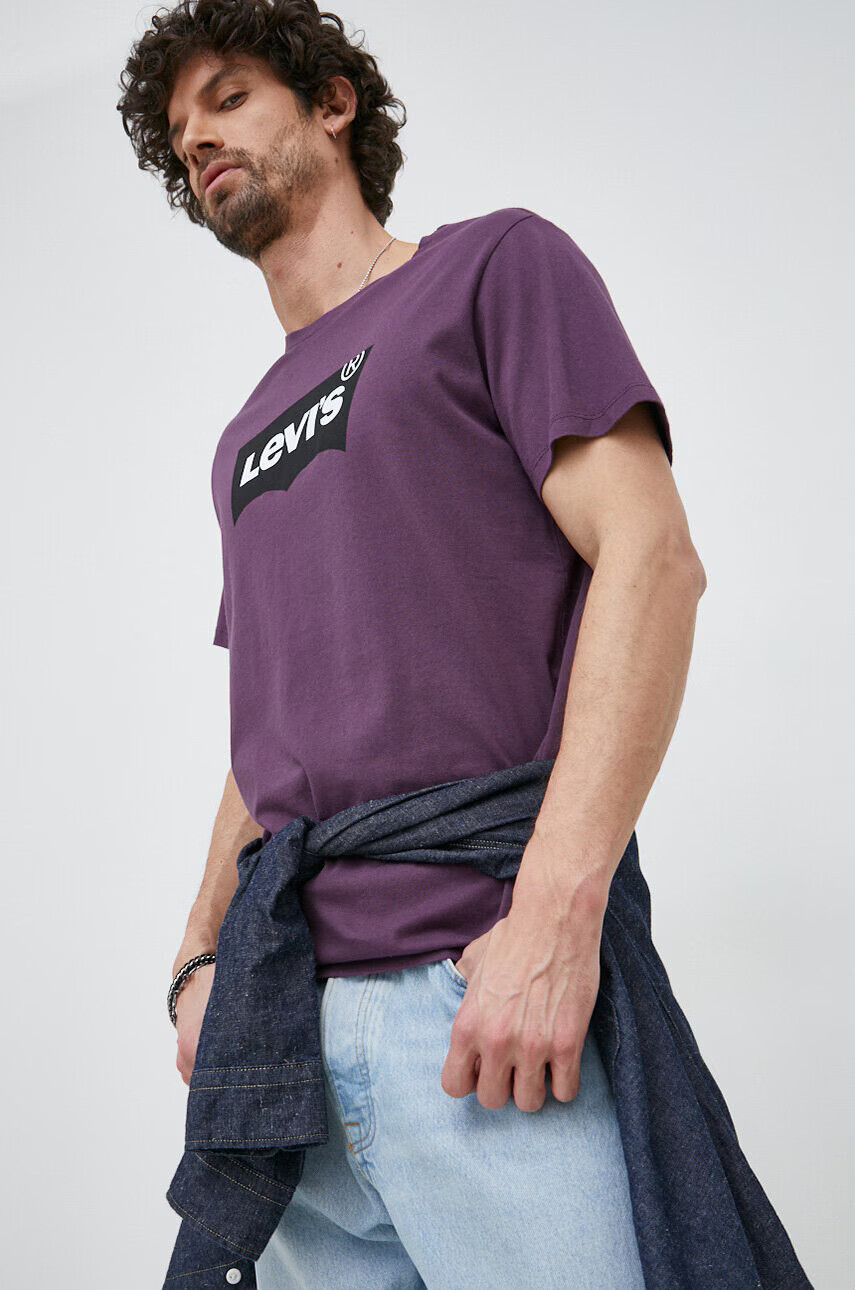 Levi's Памучна тениска в лилаво с принт - Pepit.bg