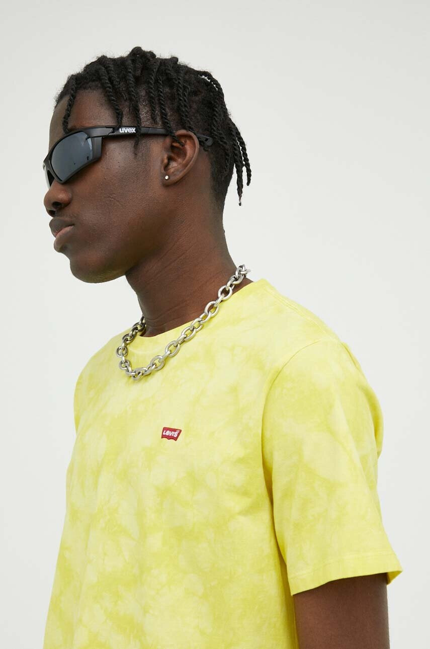 Levi's Памучна тениска в жълто с десен - Pepit.bg