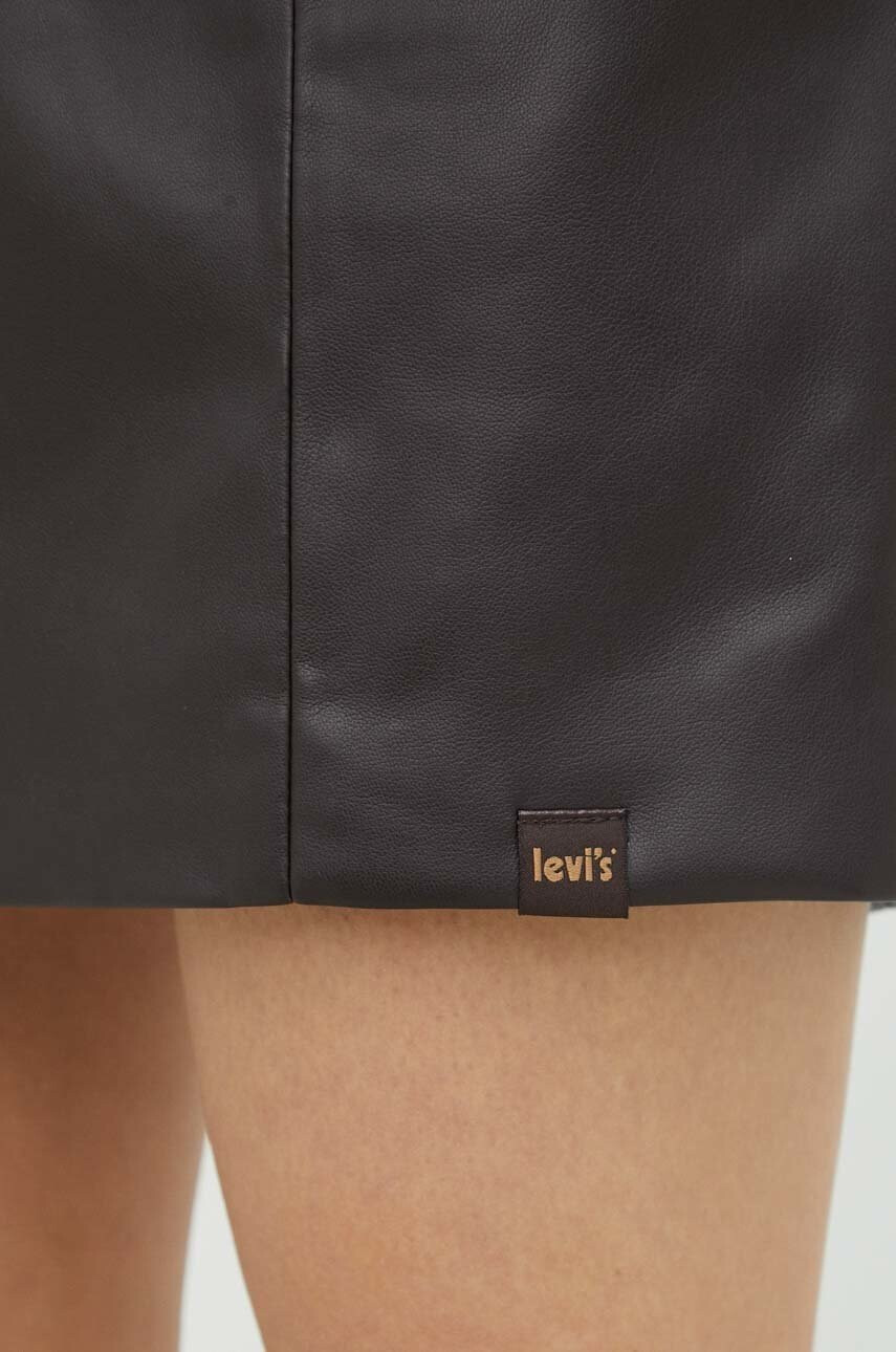 Levi's Рокля в кафяво къс модел с кройка по тялото - Pepit.bg