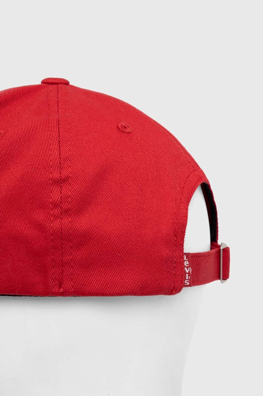 Levi's Шапка с козирка в червено с апликация - Pepit.bg