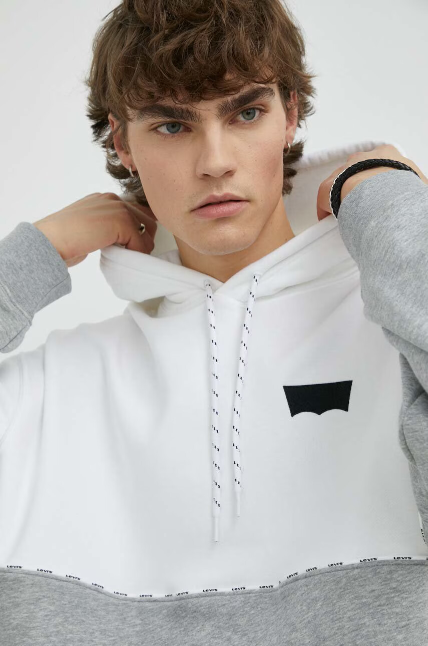 Levi's Суичър в бяло с качулка с десен - Pepit.bg