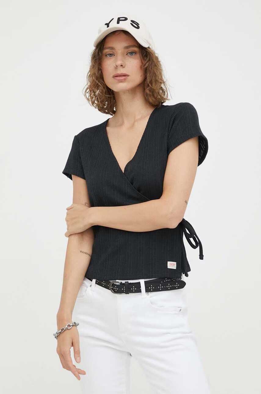 Levi's Тениска в черно - Pepit.bg