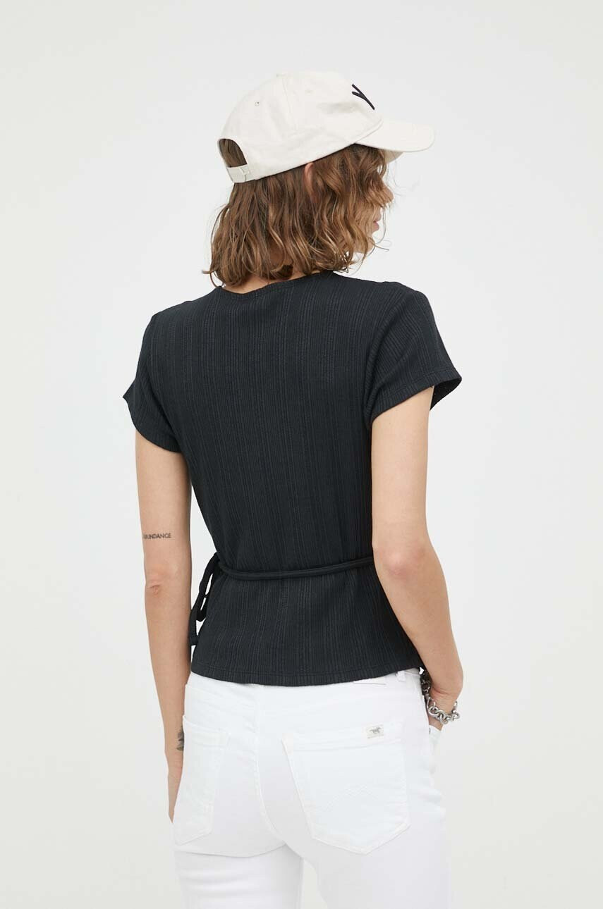 Levi's Тениска в черно - Pepit.bg
