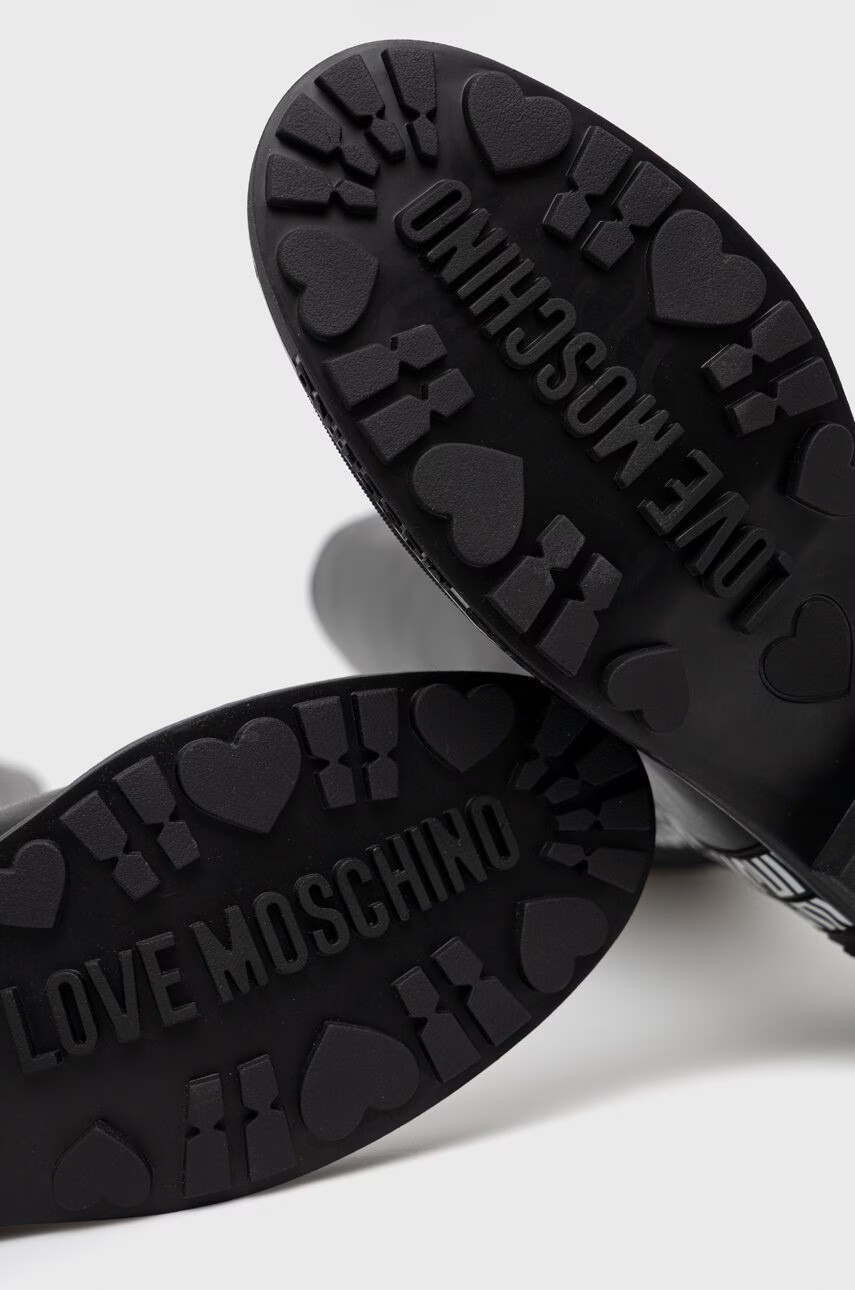 Love Moschino Ботуши в черно с равна подметка - Pepit.bg