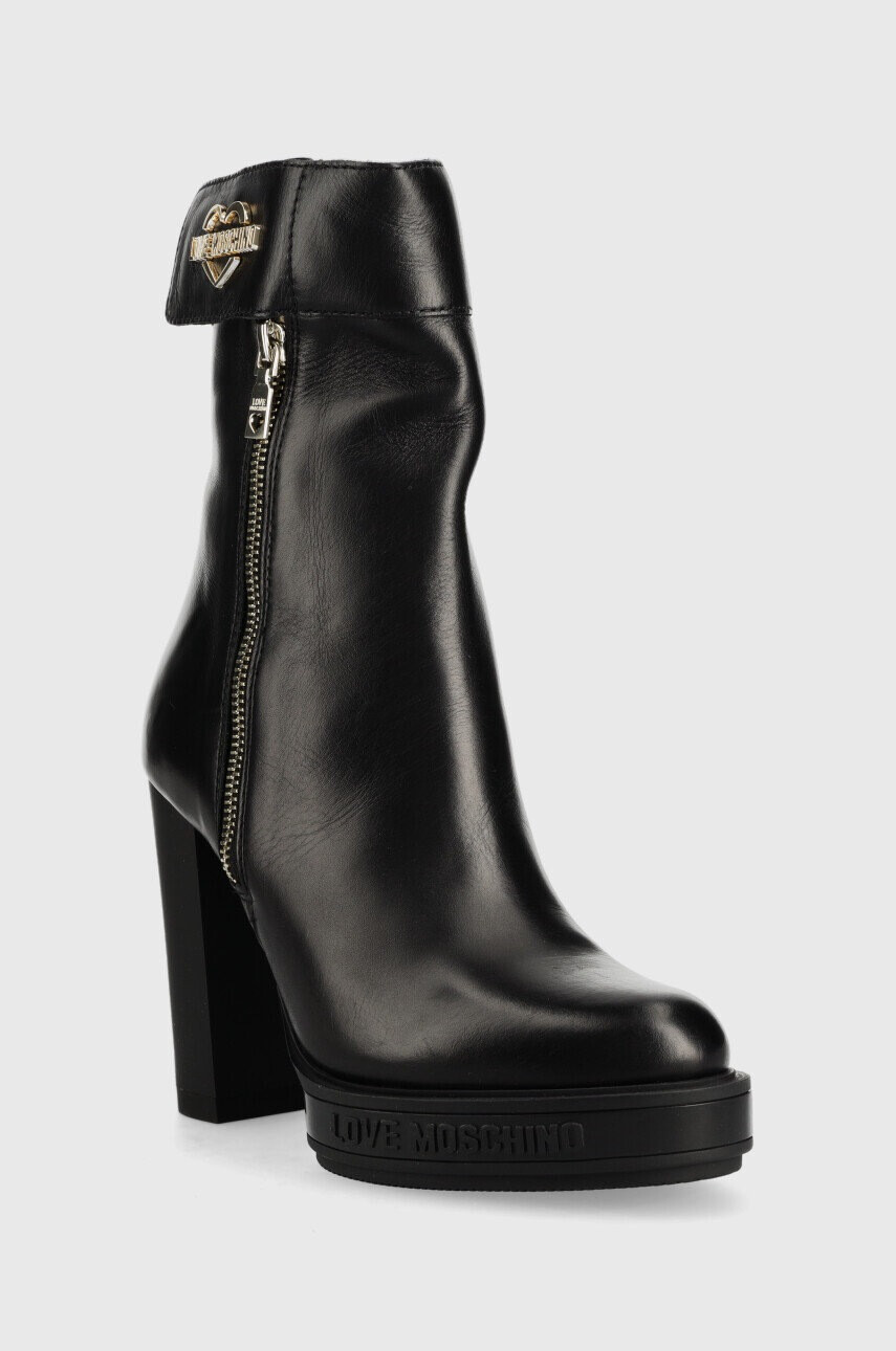 Love Moschino Кожени Боти в черно с висок ток - Pepit.bg