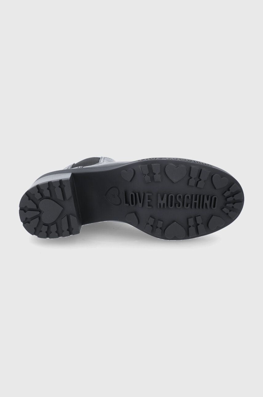 Love Moschino Кожени боти челси - Pepit.bg