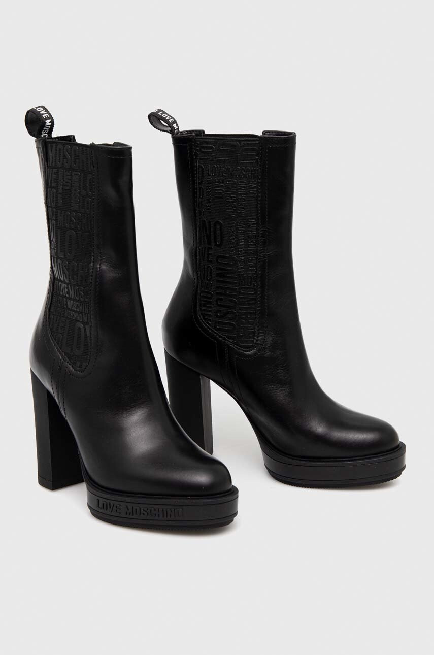 Love Moschino Кожени боти челси в черно с висок ток - Pepit.bg