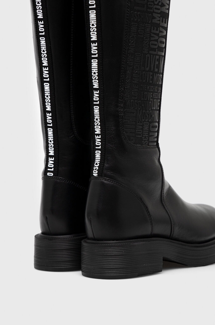 Love Moschino Кожени ботуши в черно с платформа - Pepit.bg